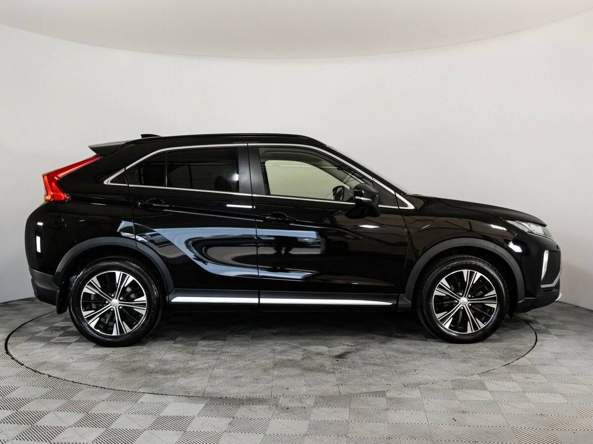 Mitsubishi Eclipse Cross 2018 года с пробегом. Фото: #4
