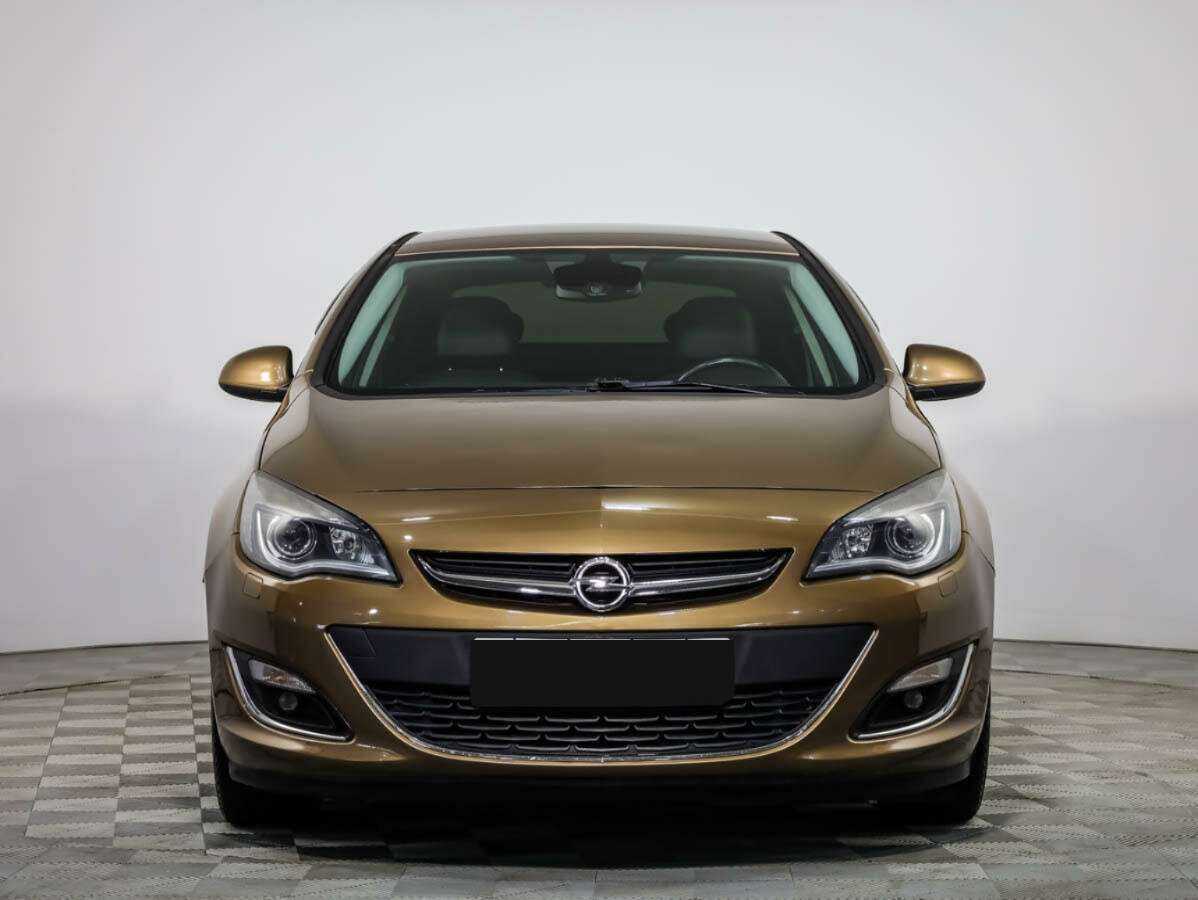 Opel Astra 2015 года с пробегом. Посмотреть фото