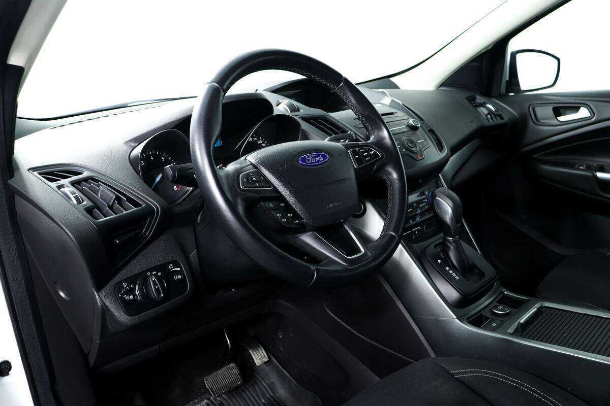 Ford Kuga 2018 года с пробегом. Фото: #12
