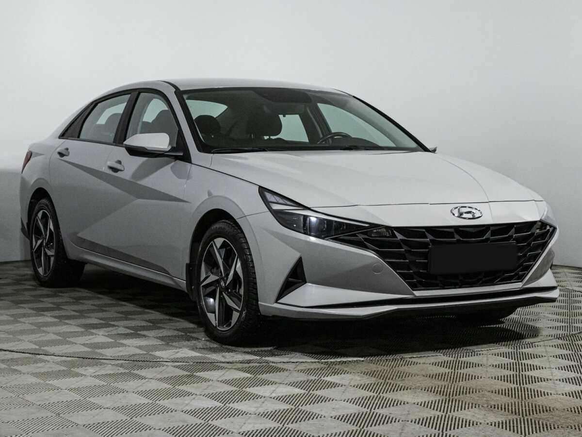 Hyundai Elantra 2023 года с пробегом. Фото: #2