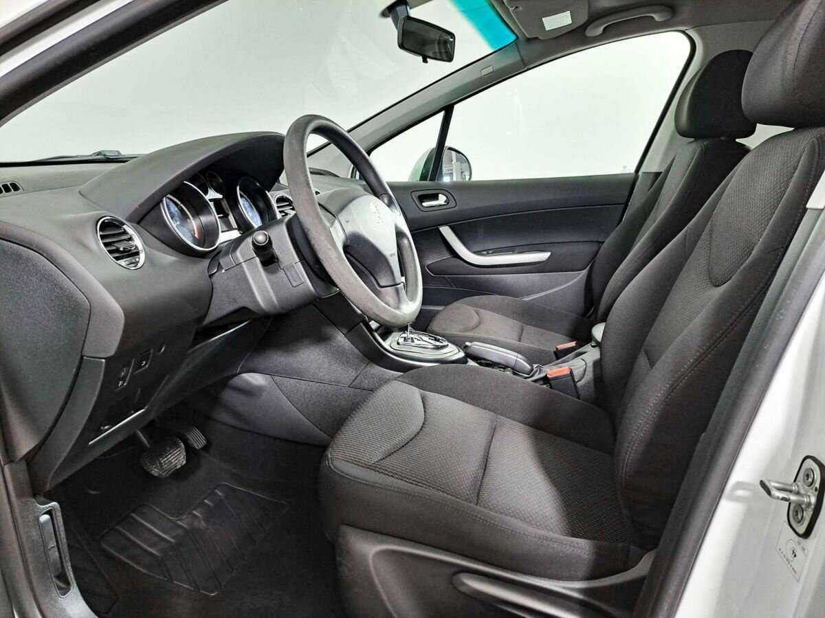 Peugeot 408 2013 года с пробегом. Фото: #11
