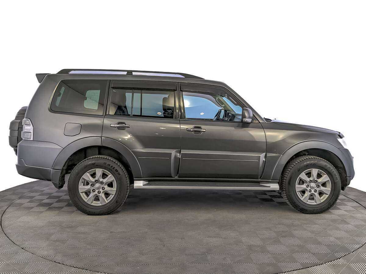 Mitsubishi Pajero 2013 года с пробегом. Фото: #3