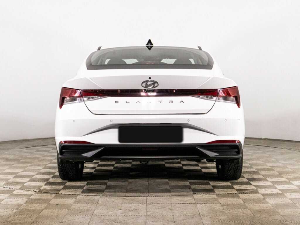 Hyundai Elantra 2021 года с пробегом. Фото: #5