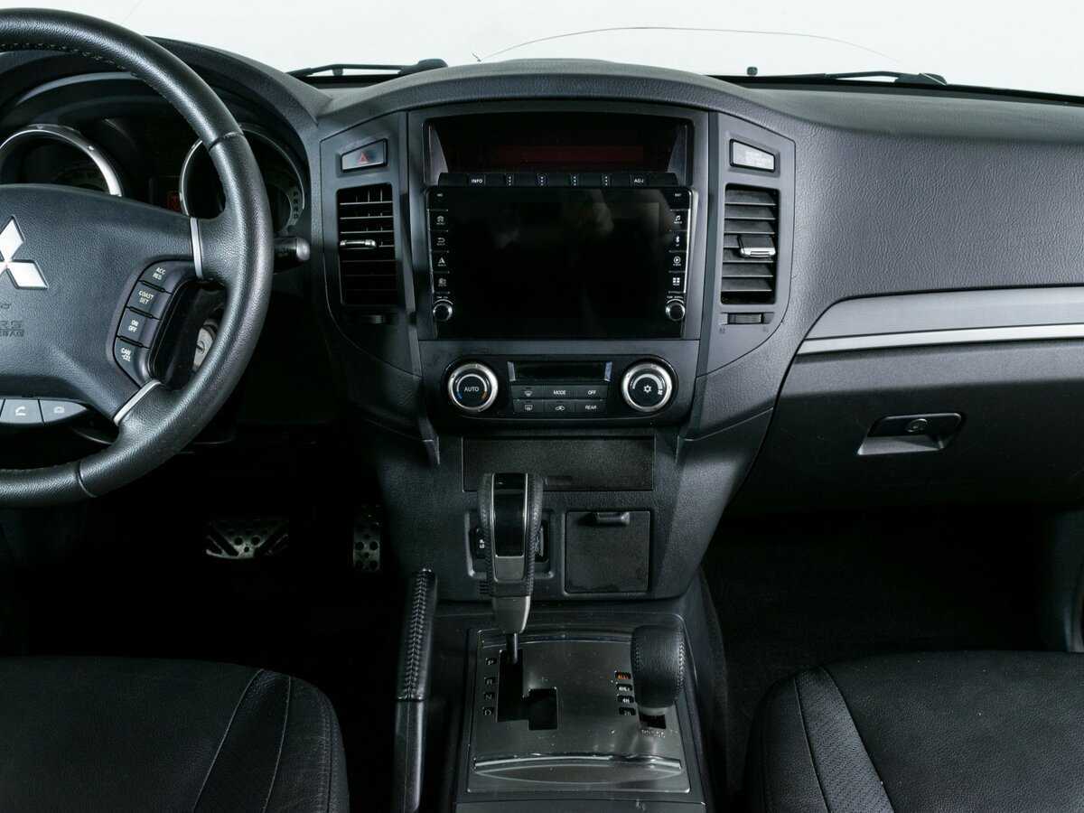 Mitsubishi Pajero 2013 года с пробегом. Фото: #7