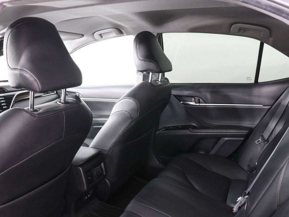 Toyota Camry 2019 года с пробегом. Фото: #10