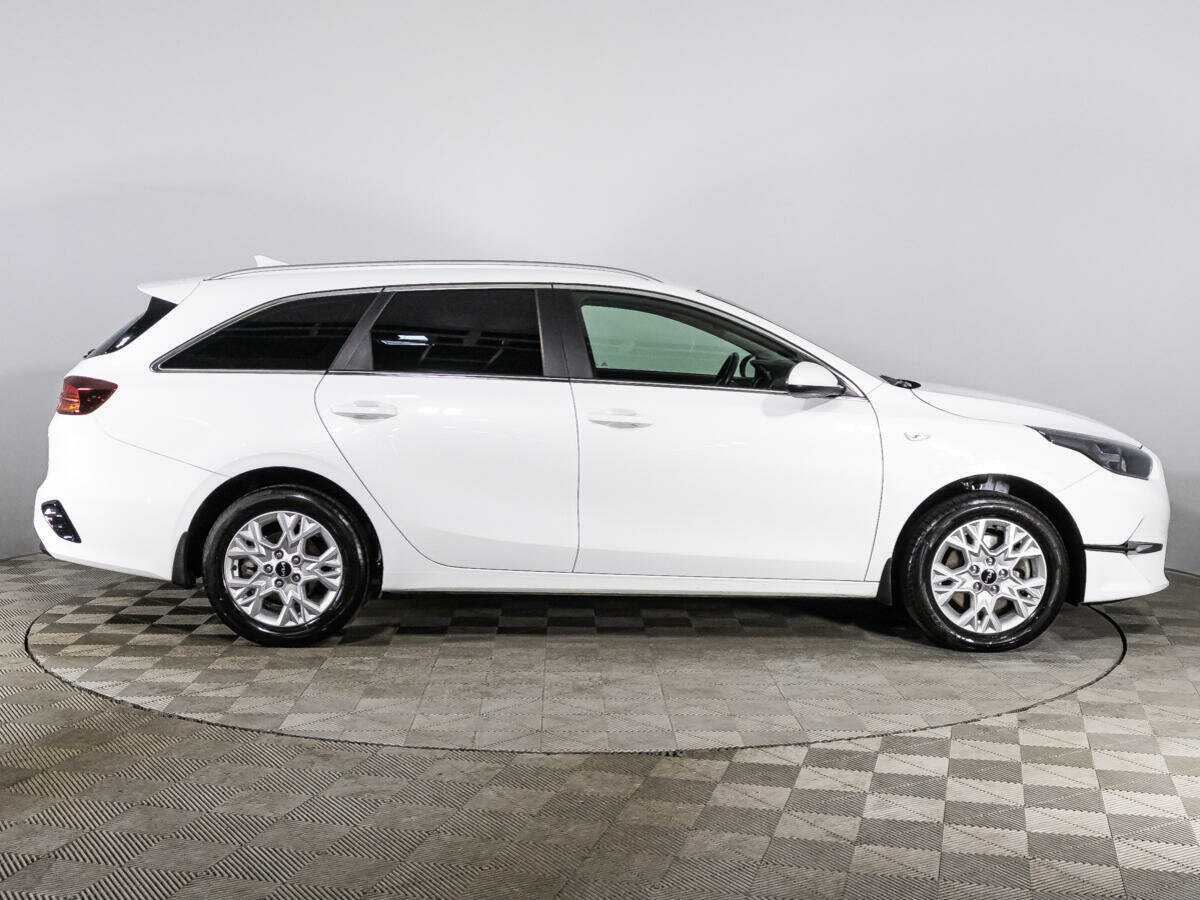 Kia Ceed 2023 года с пробегом. Фото: #3