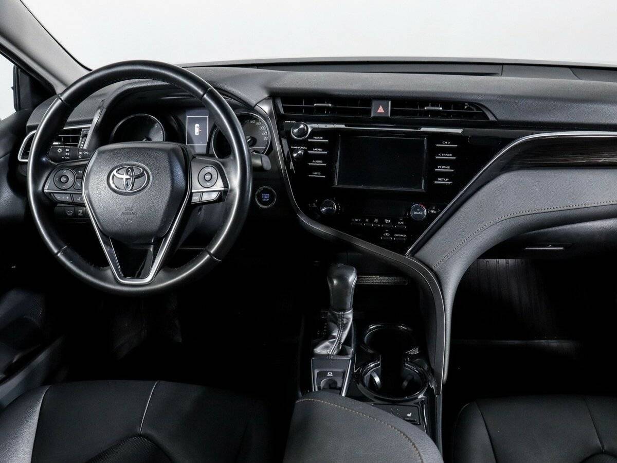 Toyota Camry 2019 года с пробегом. Фото: #9