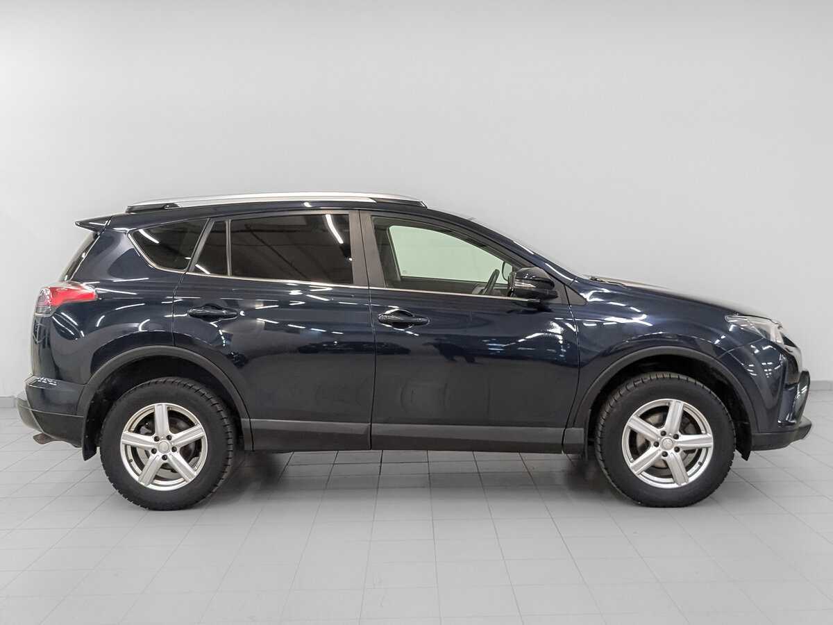 Toyota RAV4 2017 года с пробегом. Фото: #3