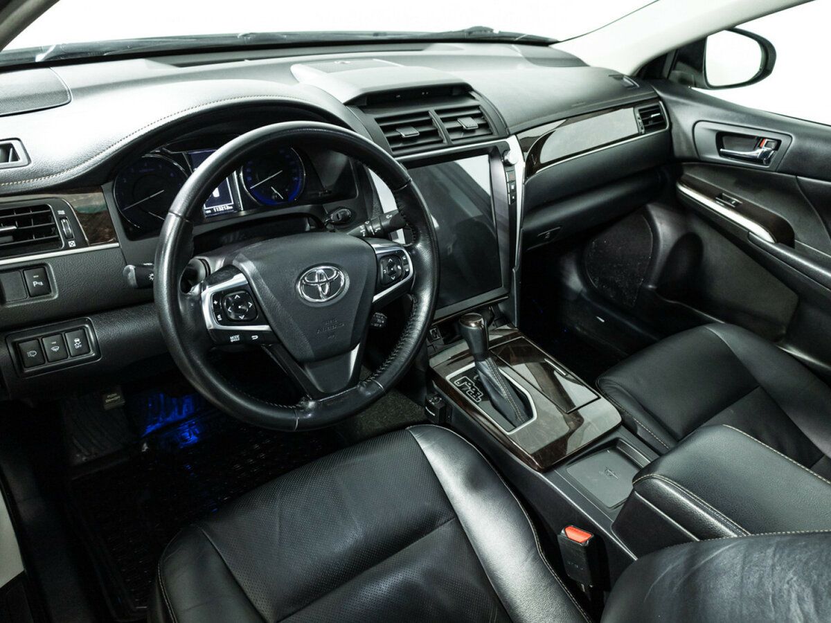 Toyota Camry 2017 года с пробегом. Фото: #10
