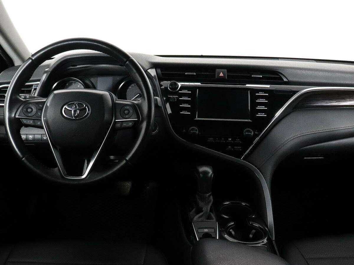 Toyota Camry 2020 года с пробегом. Фото: #9