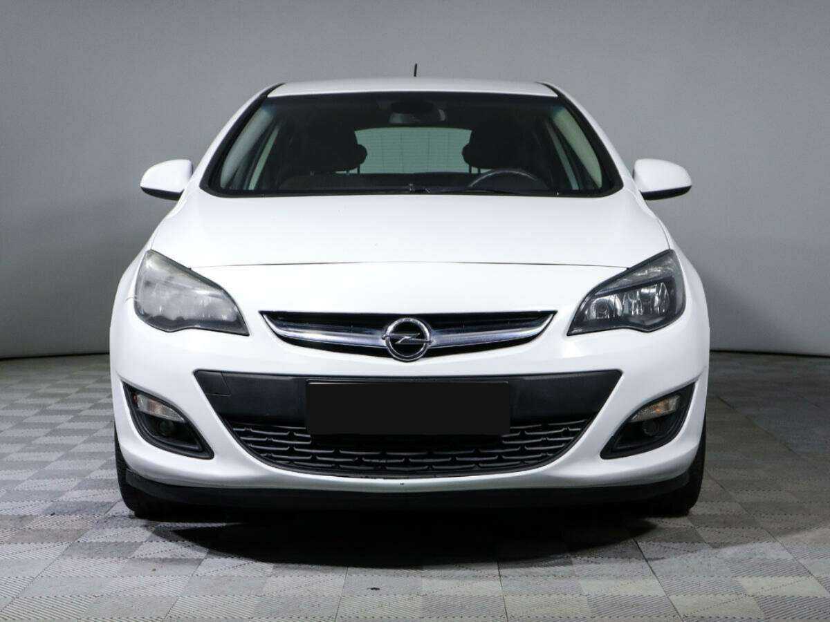 Opel Astra 2012 года с пробегом. Фото: #1