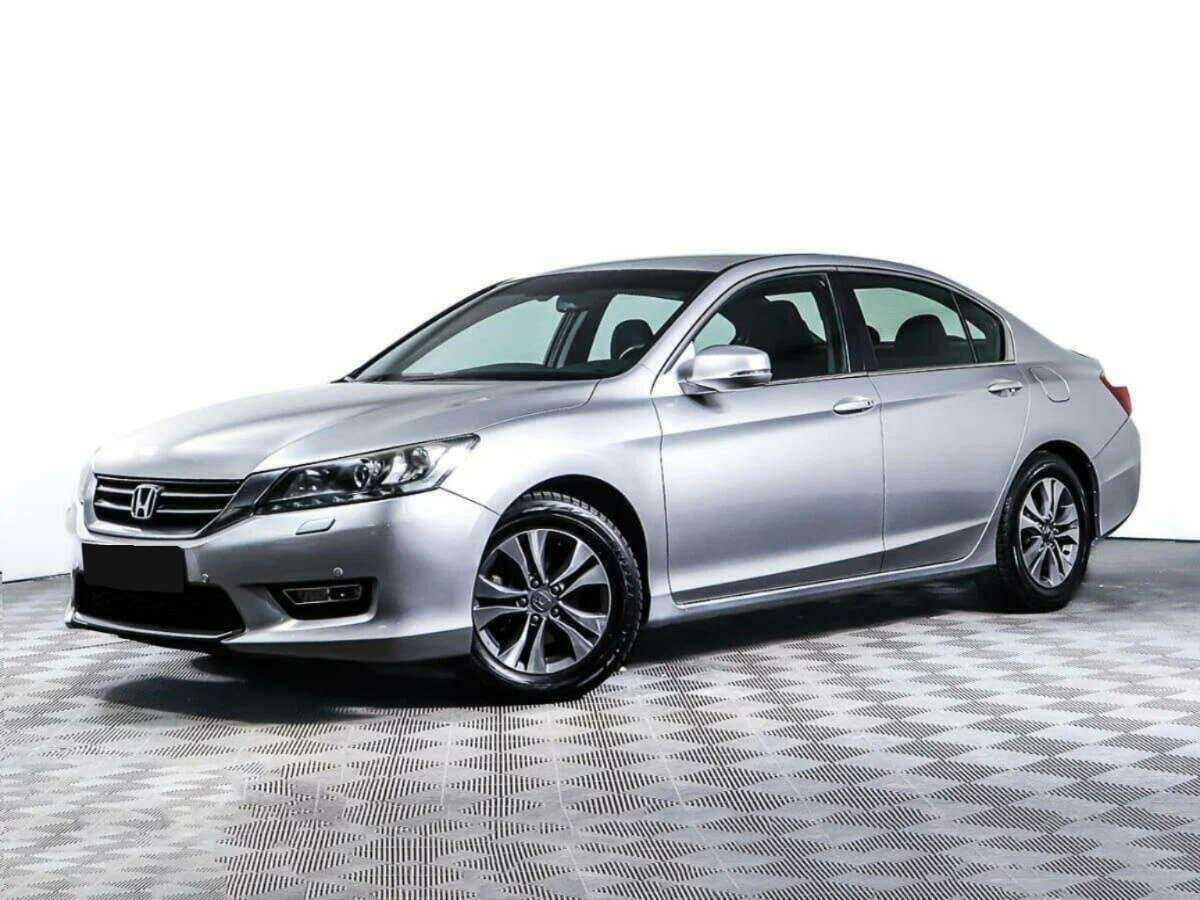 Honda Accord 2013 года с пробегом. Фото: #0