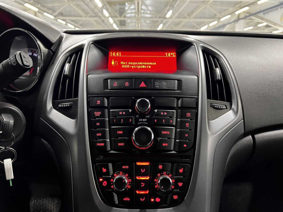 Opel Astra 2013 года с пробегом. Фото: #14
