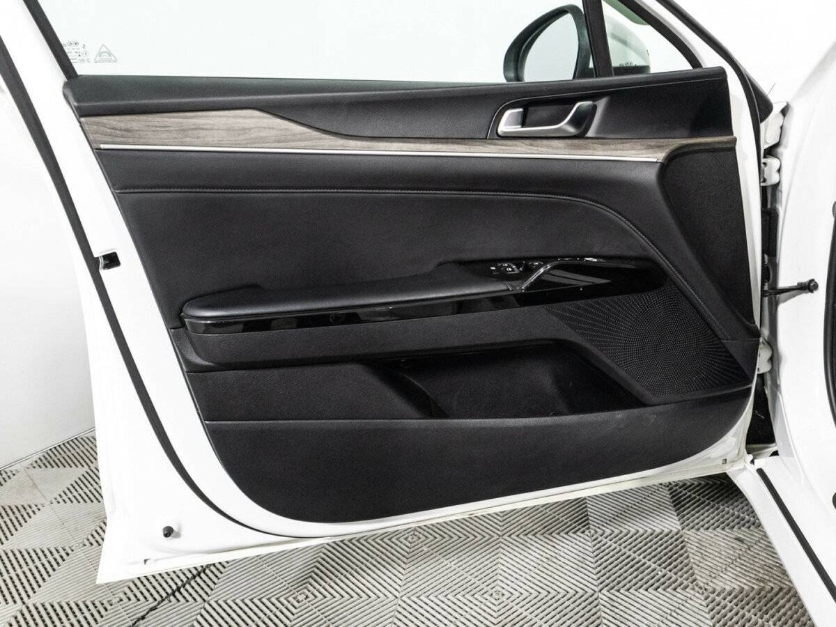 Kia K5 2021 года с пробегом. Фото: #24