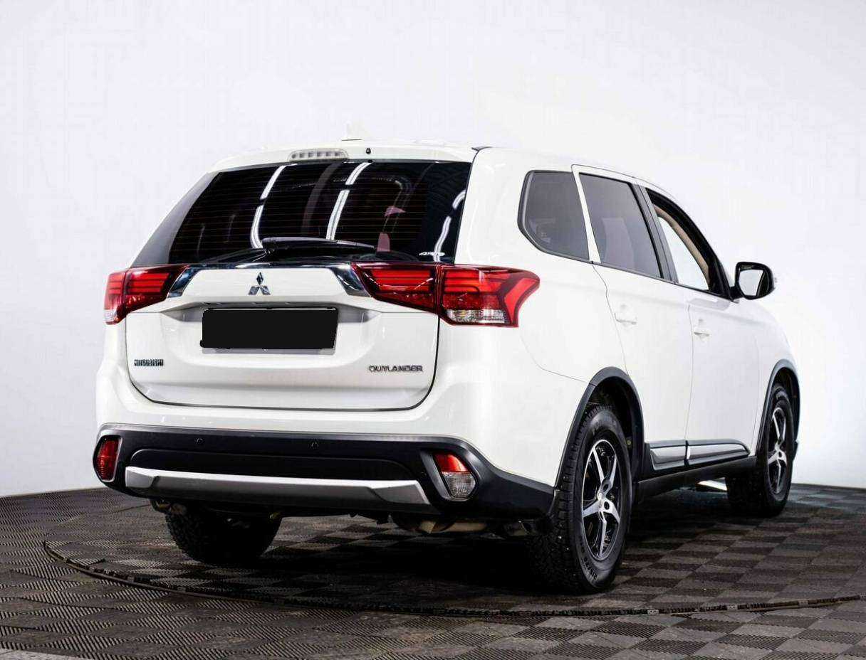 Mitsubishi Outlander 2017 года с пробегом. Фото: #5