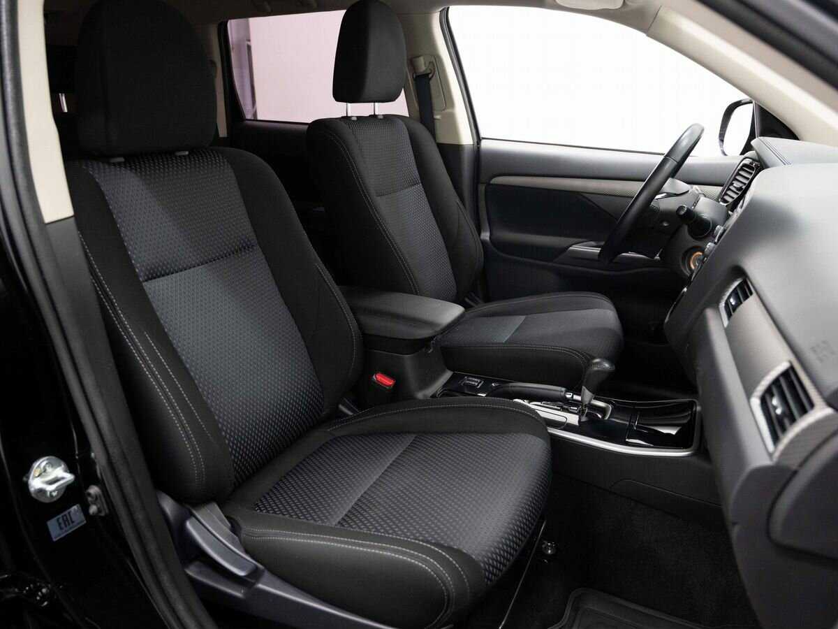 Mitsubishi Outlander 2018 года с пробегом. Фото: #11