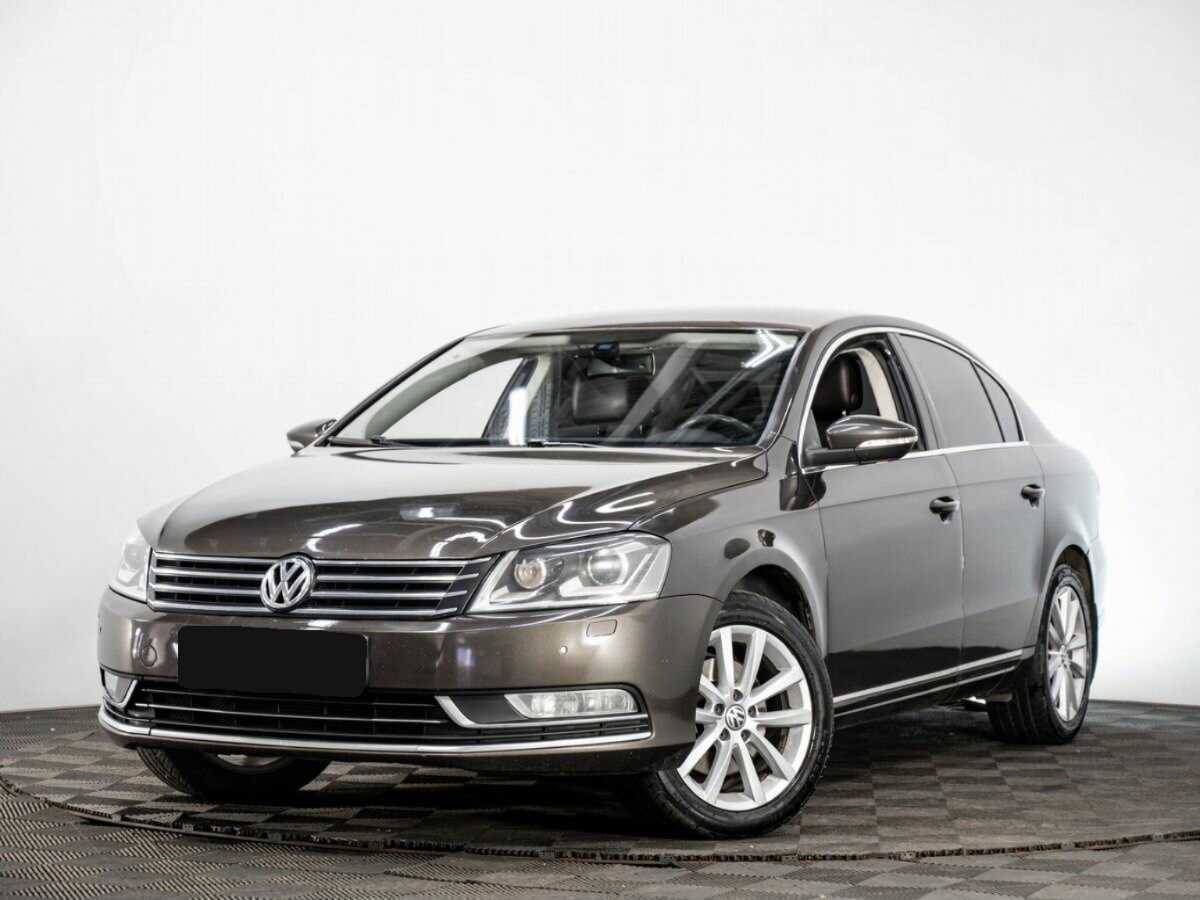 Volkswagen Passat 2012 года с пробегом. Посмотреть фото