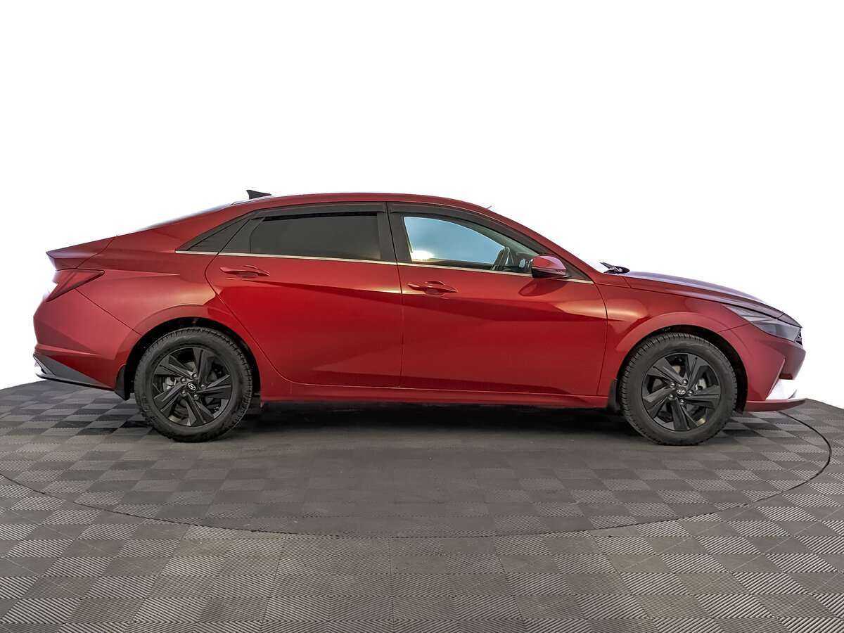 Hyundai Elantra 2021 года с пробегом. Фото: #3