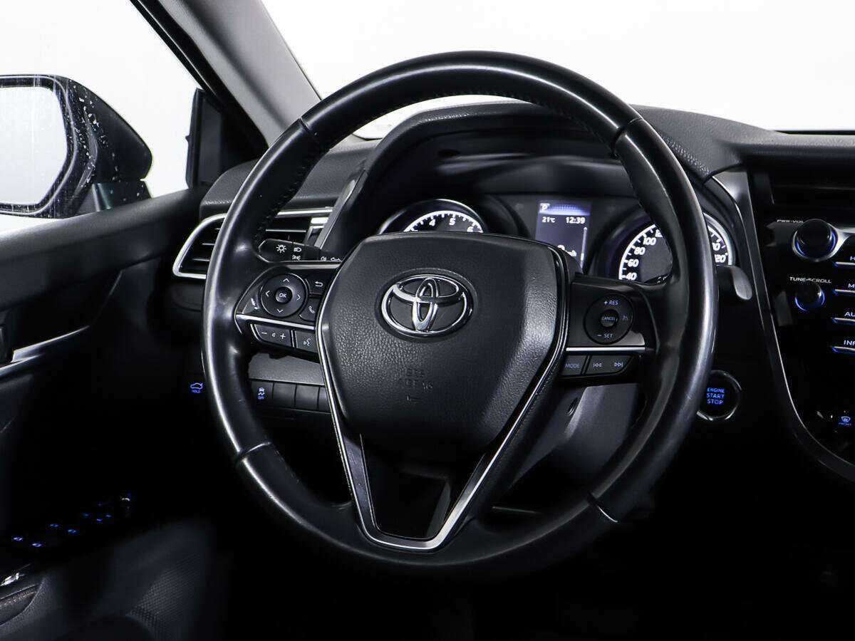 Toyota Camry 2020 года с пробегом. Фото: #9