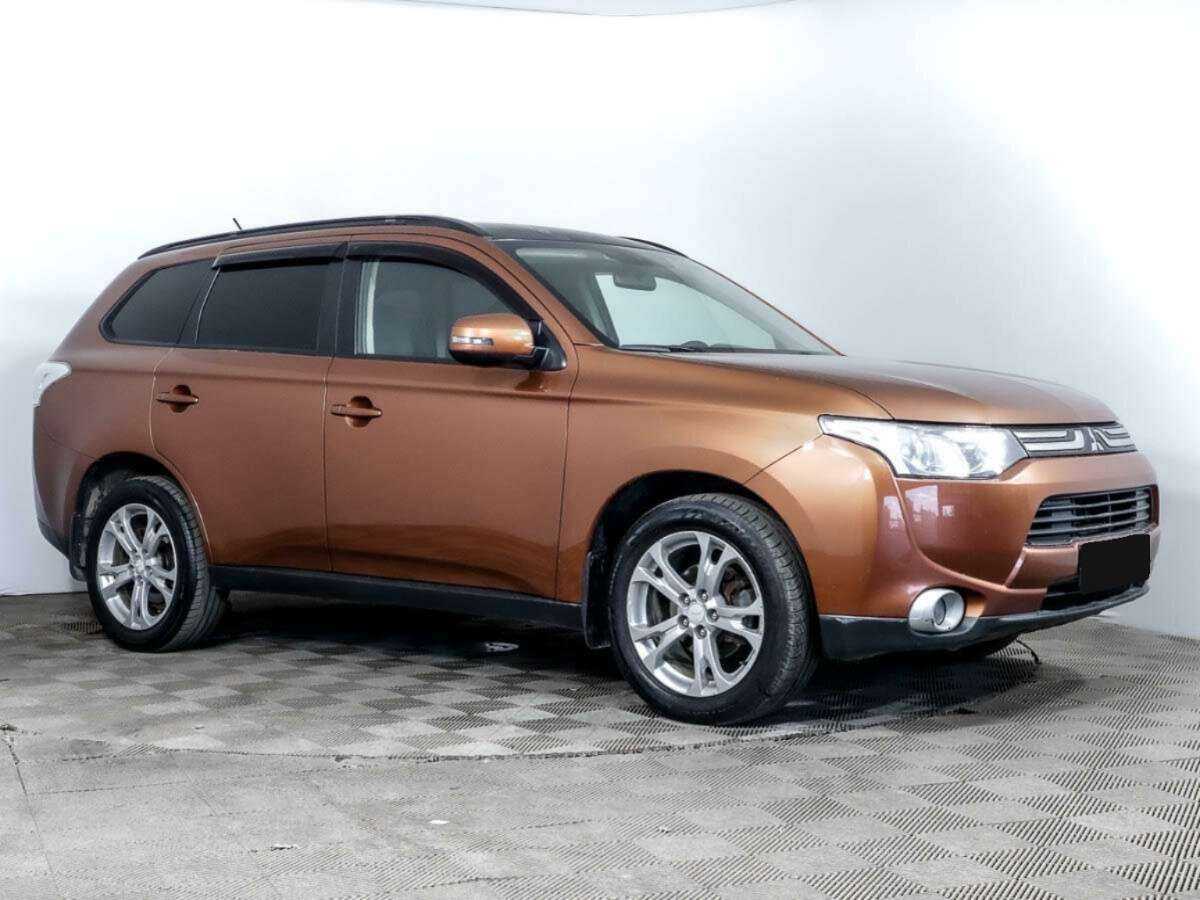 Mitsubishi Outlander 2012 года с пробегом. Фото: #2