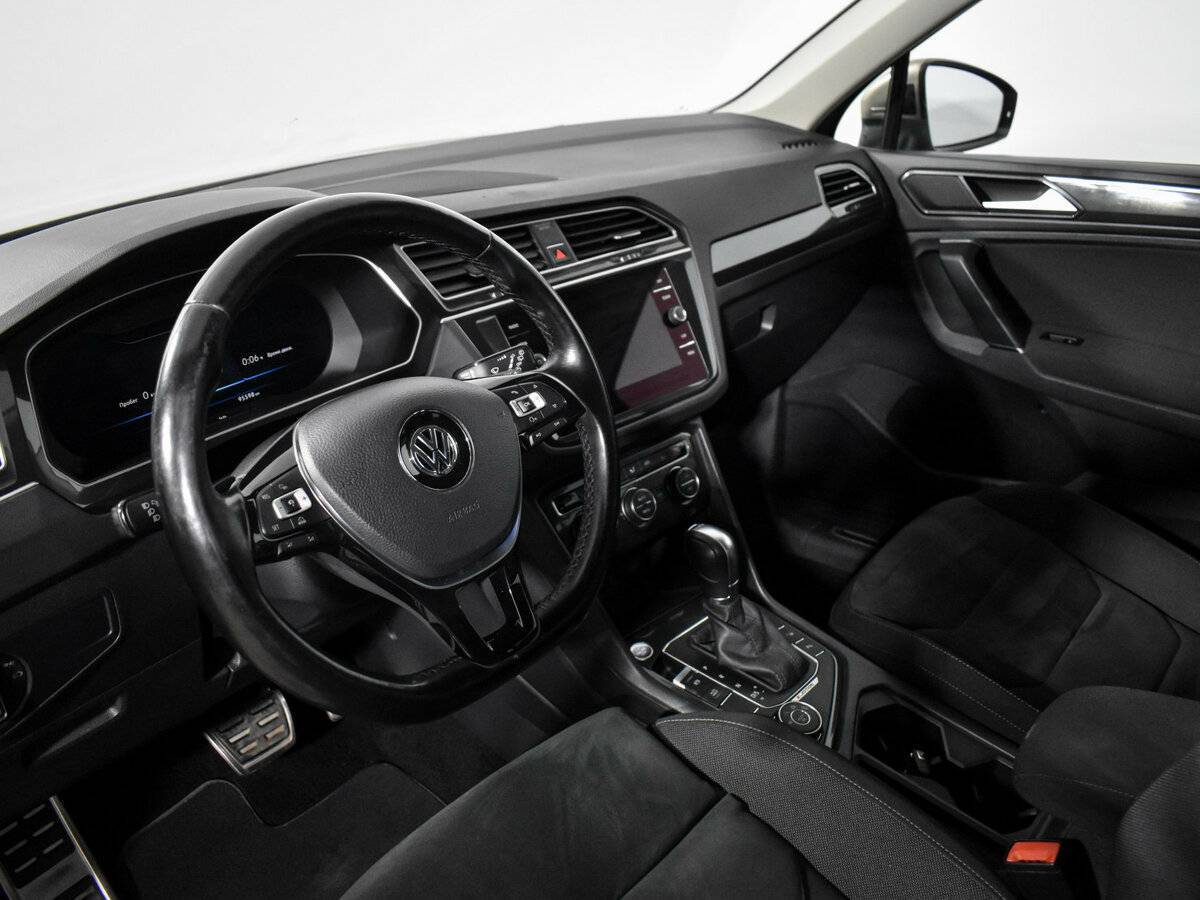 Volkswagen Tiguan 2018 года с пробегом. Фото: #8