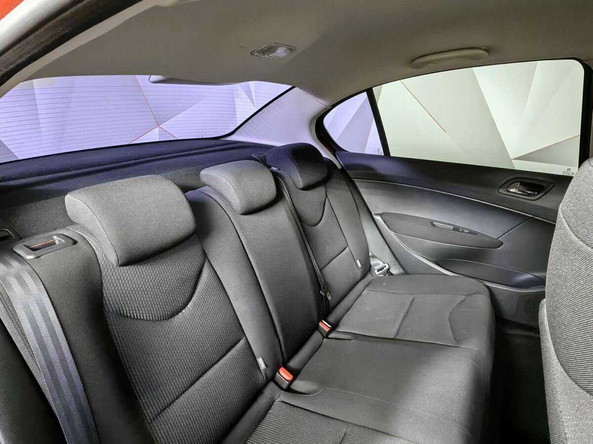 Peugeot 408 2013 года с пробегом. Фото: #12