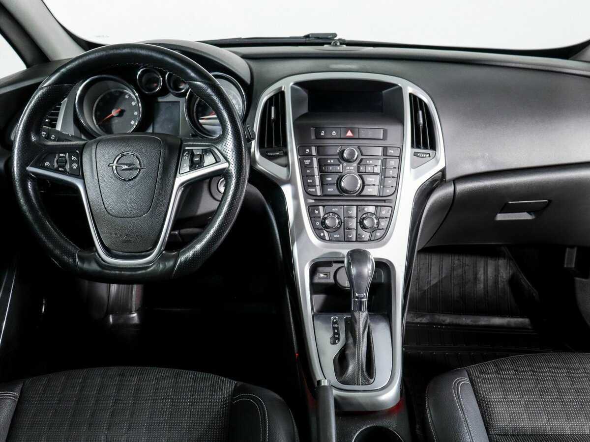 Opel Astra 2013 года с пробегом. Фото: #7