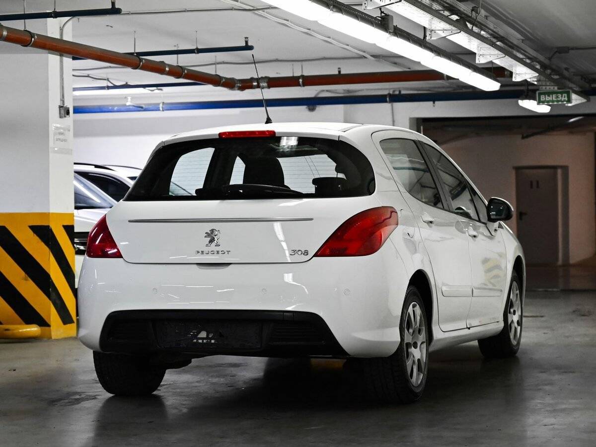 Peugeot 308 2012 года с пробегом. Фото: #3