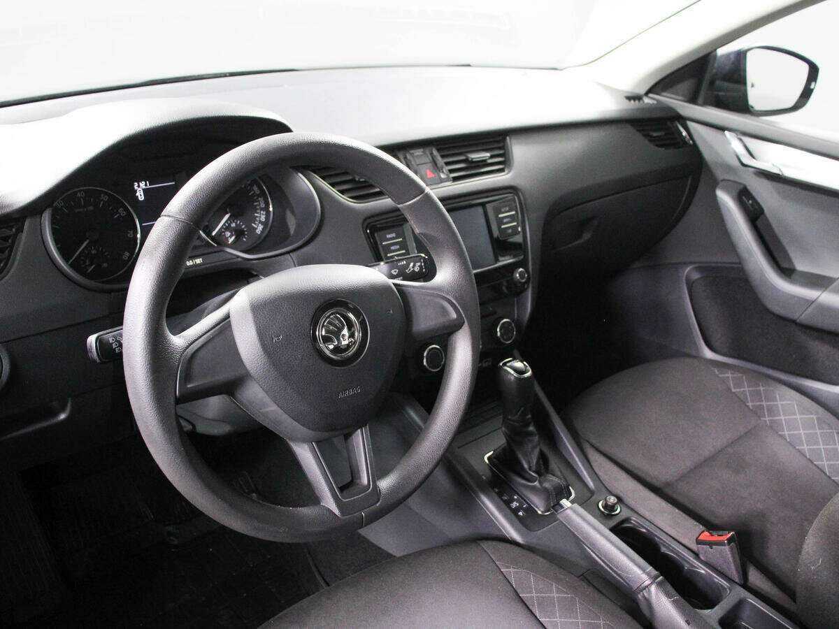 Skoda Octavia 2018 года с пробегом. Фото: #12