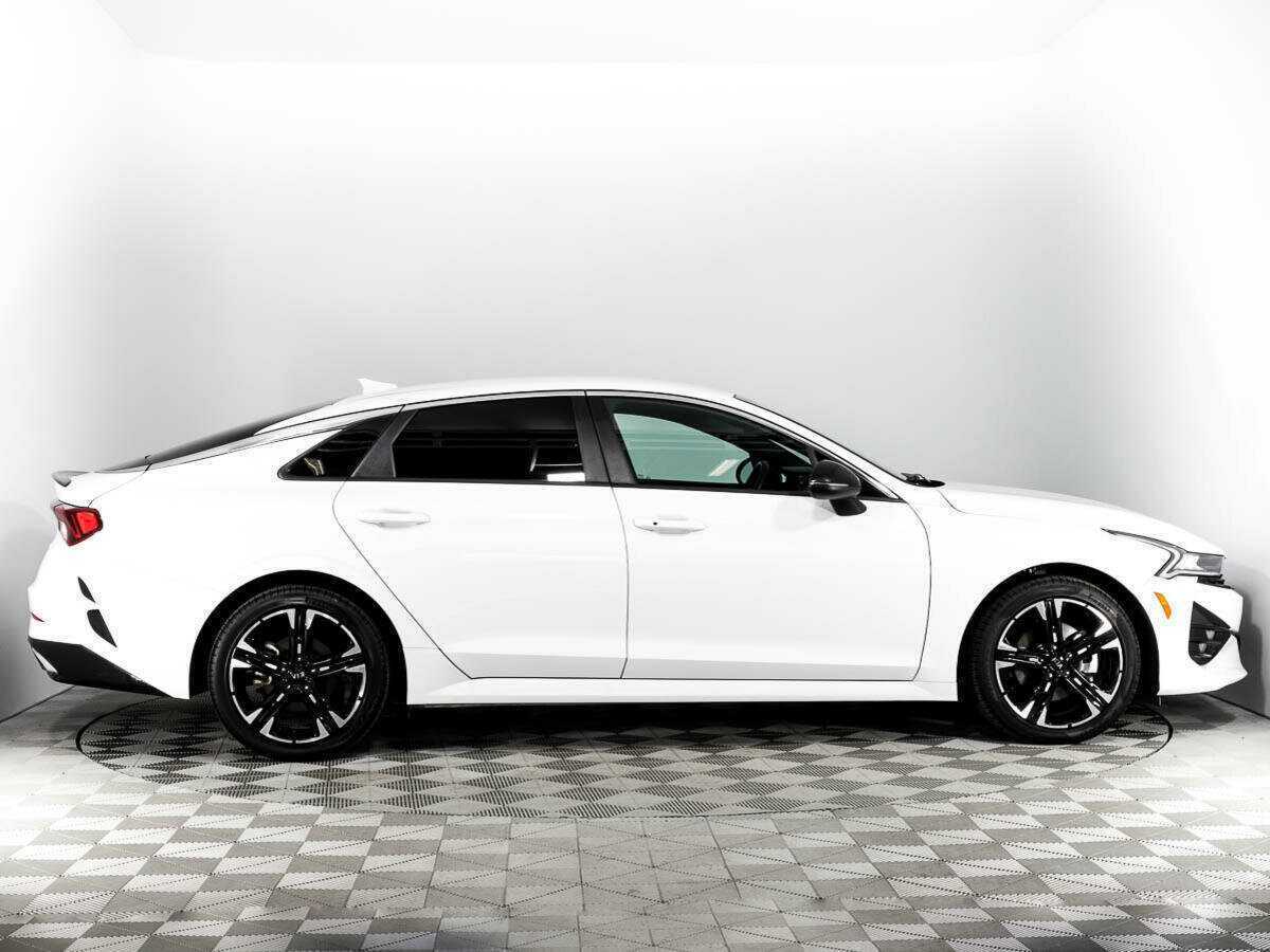 Kia K5 2021 года с пробегом. Фото: #3