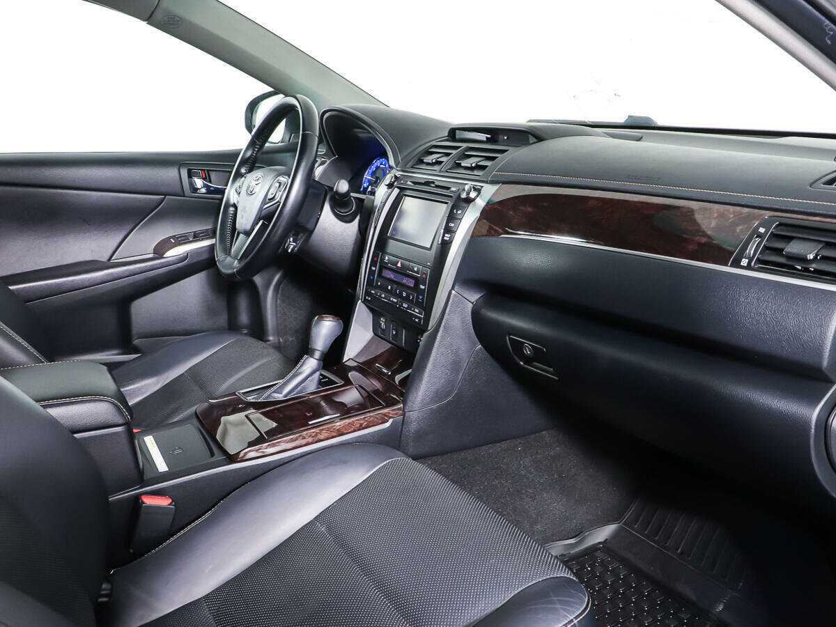 Toyota Camry 2017 года с пробегом. Фото: #8