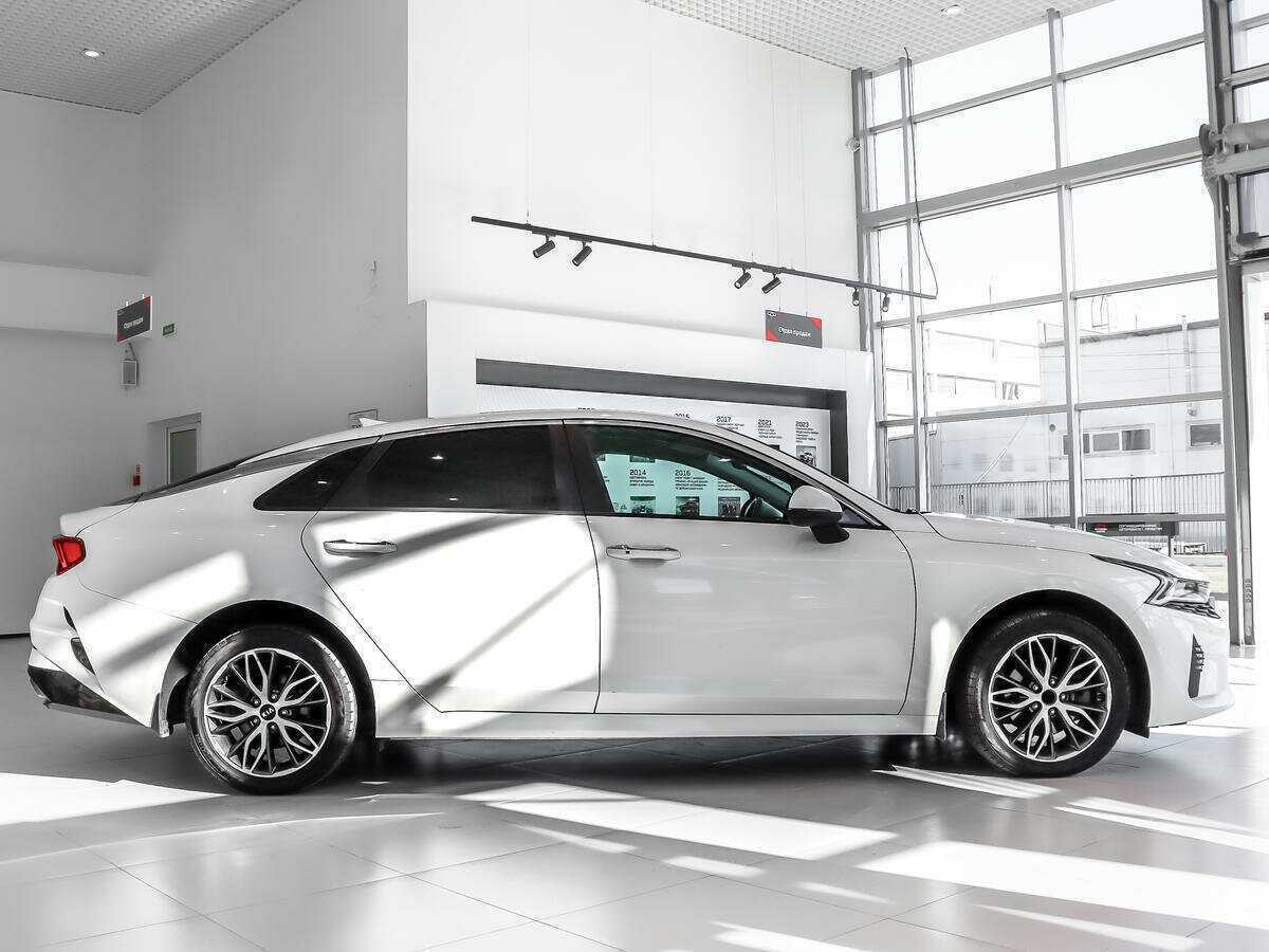 Kia K5 2021 года с пробегом. Фото: #3