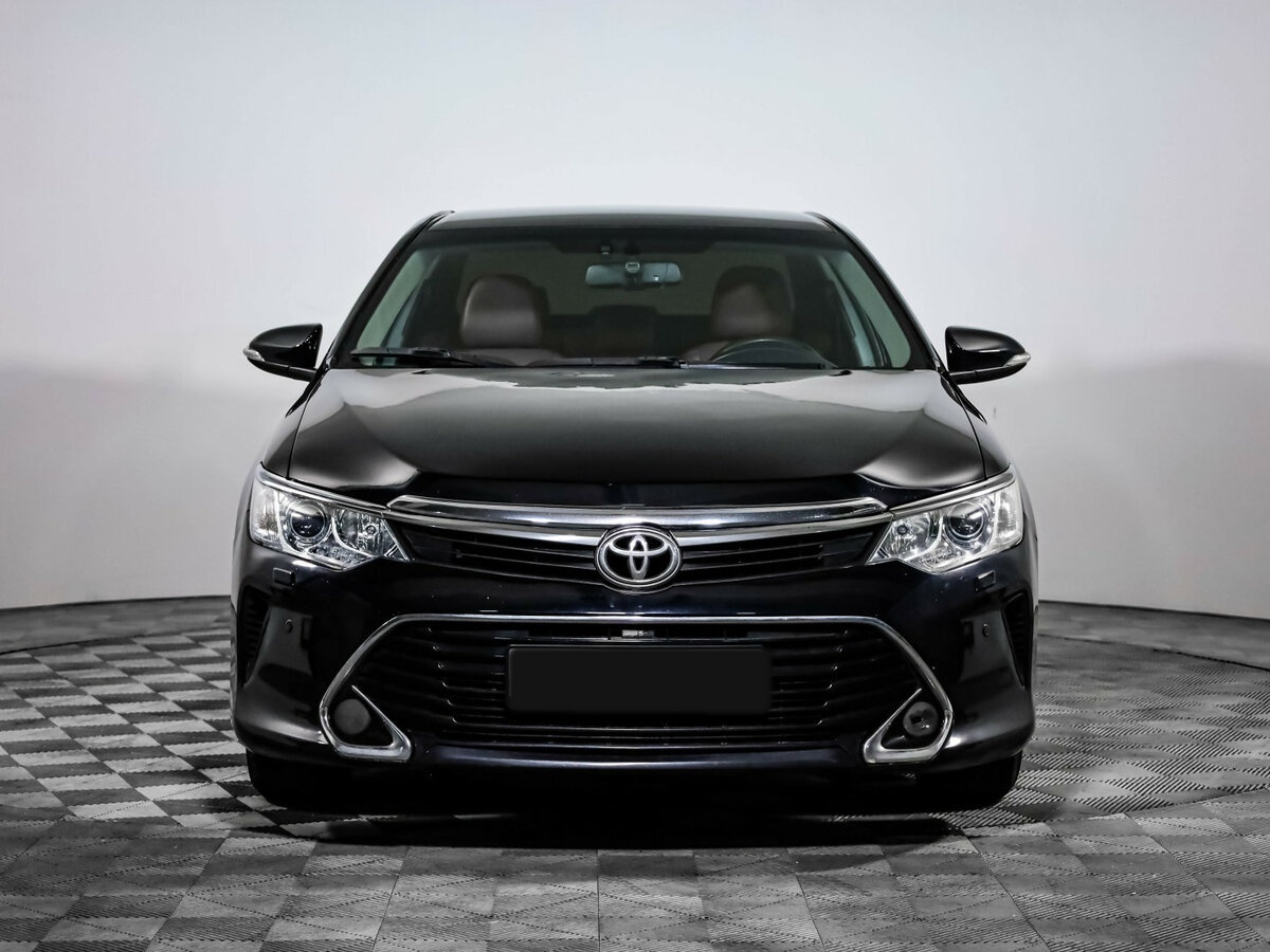 Toyota Camry 2017 года с пробегом. Фото: #1