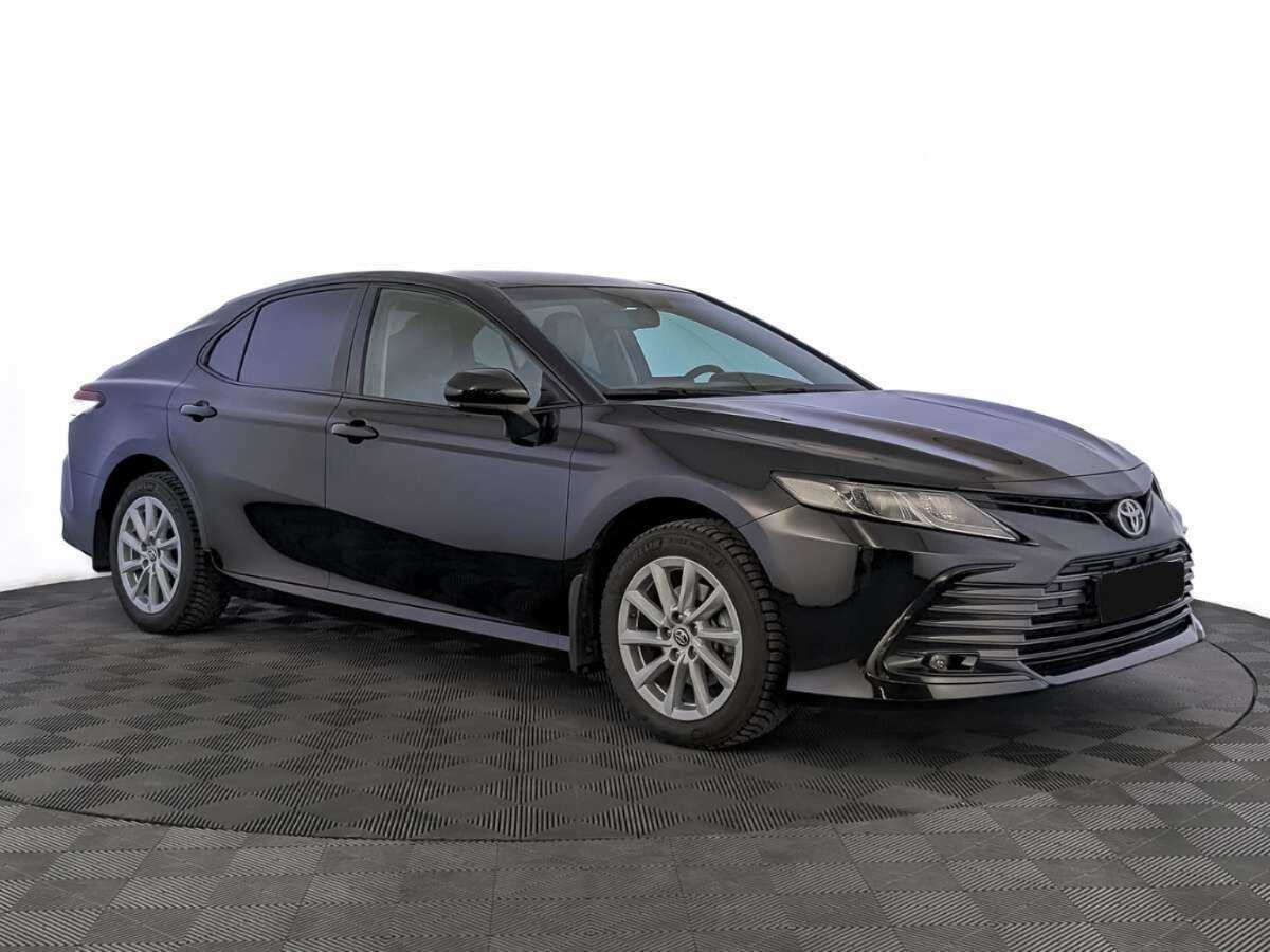 Toyota Camry 2022 года с пробегом. Фото: #2