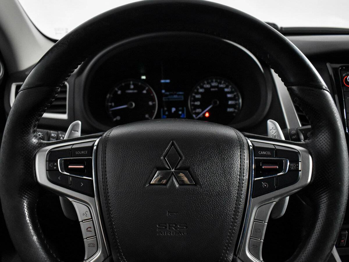 Mitsubishi Pajero Sport 2018 года с пробегом. Фото: #17