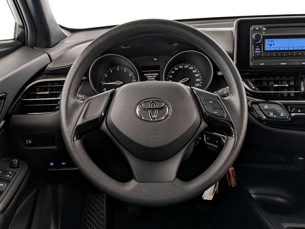 Toyota C-HR 2019 года с пробегом. Фото: #16
