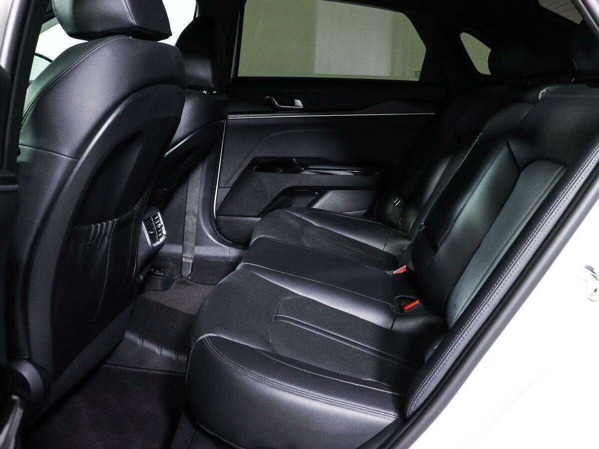 Kia K5 2021 года с пробегом. Фото: #7