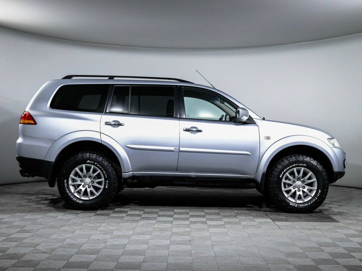Mitsubishi Pajero Sport 2013 года с пробегом. Фото: #3