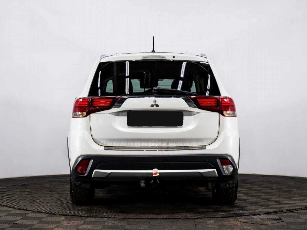 Mitsubishi Outlander 2015 года с пробегом. Фото: #4