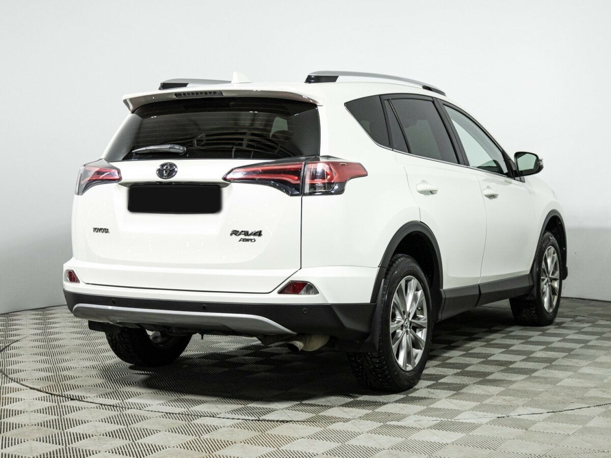 Toyota RAV4 2017 года с пробегом. Фото: #3