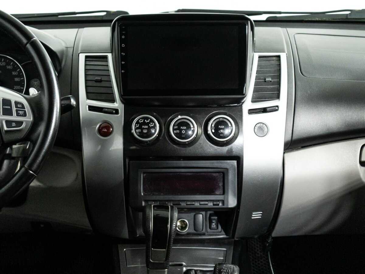 Mitsubishi Pajero Sport 2013 года с пробегом. Фото: #13