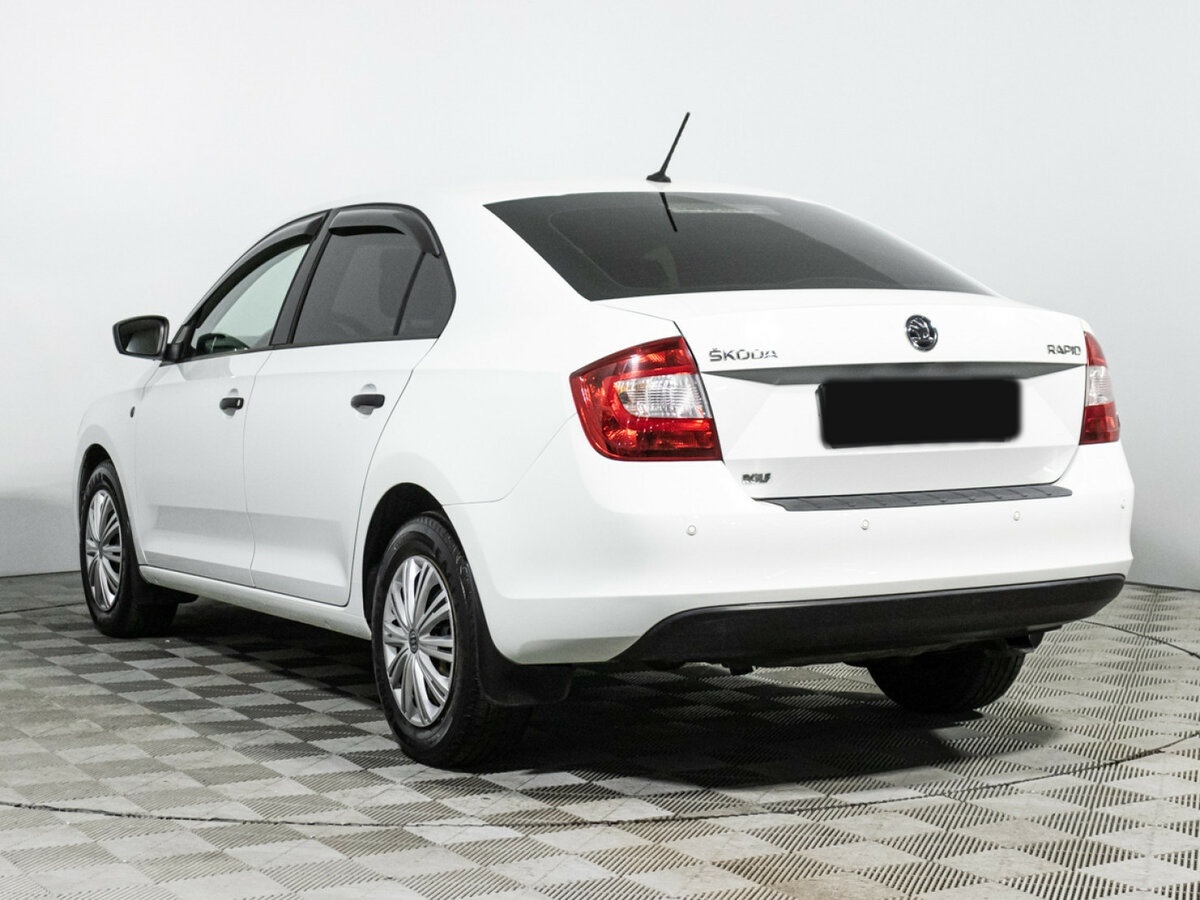 Skoda Rapid 2015 года с пробегом. Фото: #6