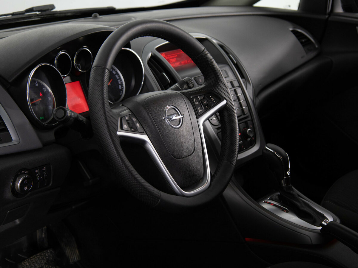 Opel Astra 2012 года с пробегом. Фото: #13