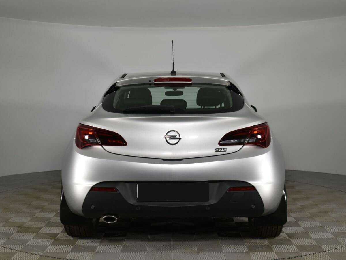 Opel Astra 2013 года с пробегом. Фото: #3
