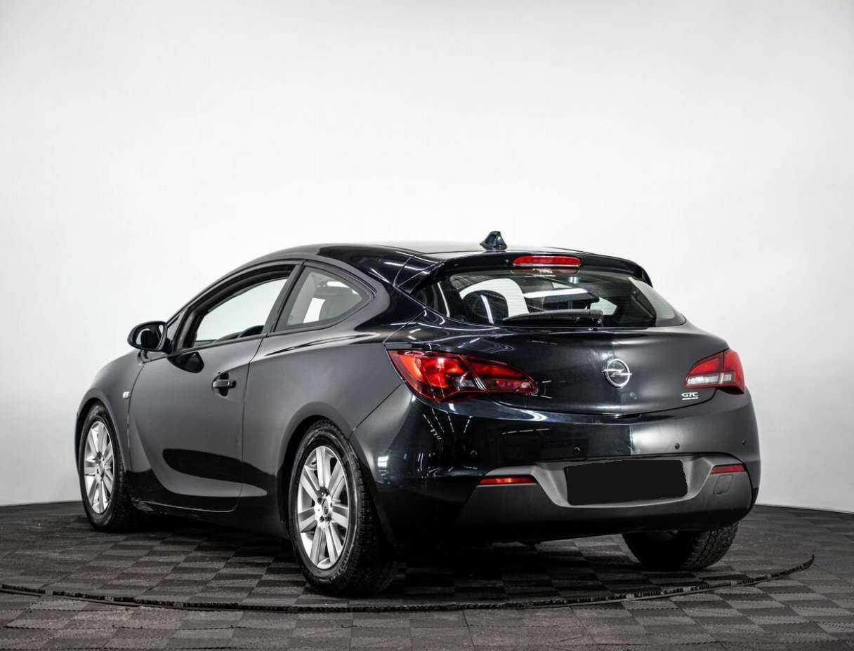 Opel Astra 2013 года с пробегом. Фото: #5