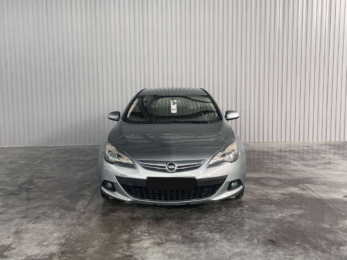 Opel Astra 2012 года с пробегом. Фото: #1