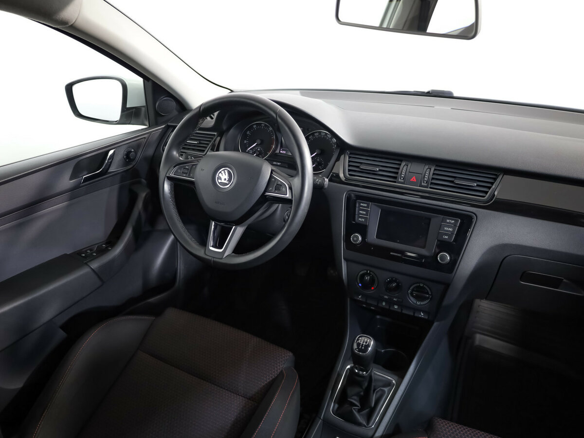 Skoda Rapid 2015 года с пробегом. Фото: #6