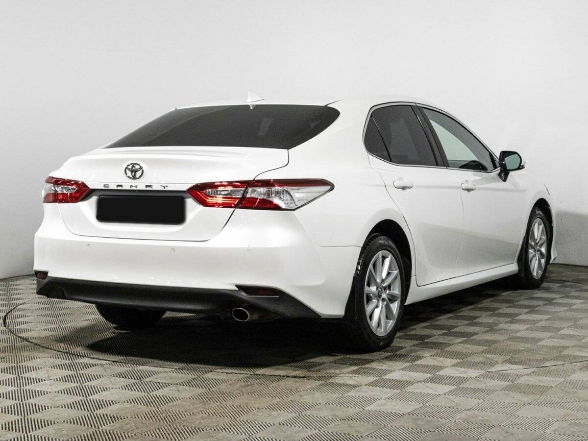 Toyota Camry 2021 года с пробегом. Фото: #4