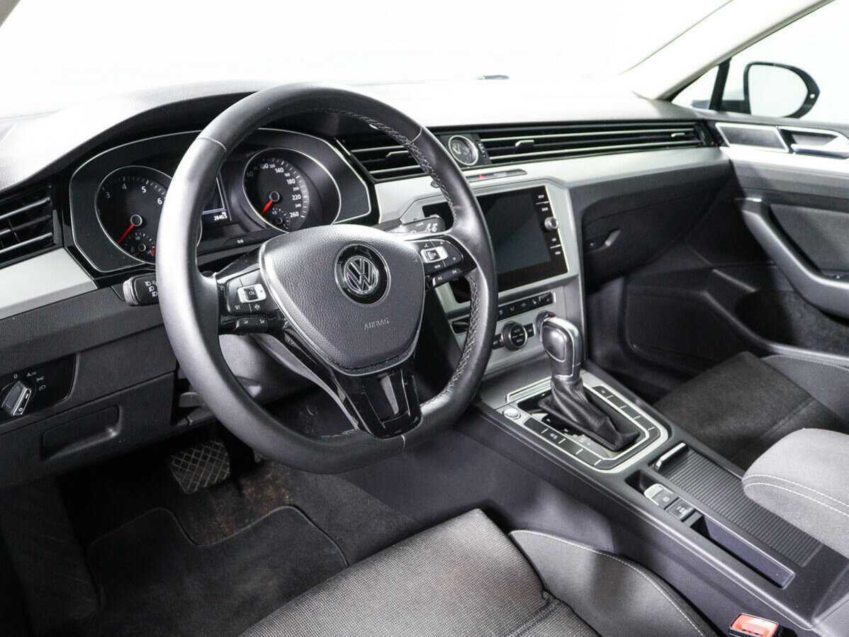 Volkswagen Passat 2019 года с пробегом. Фото: #10