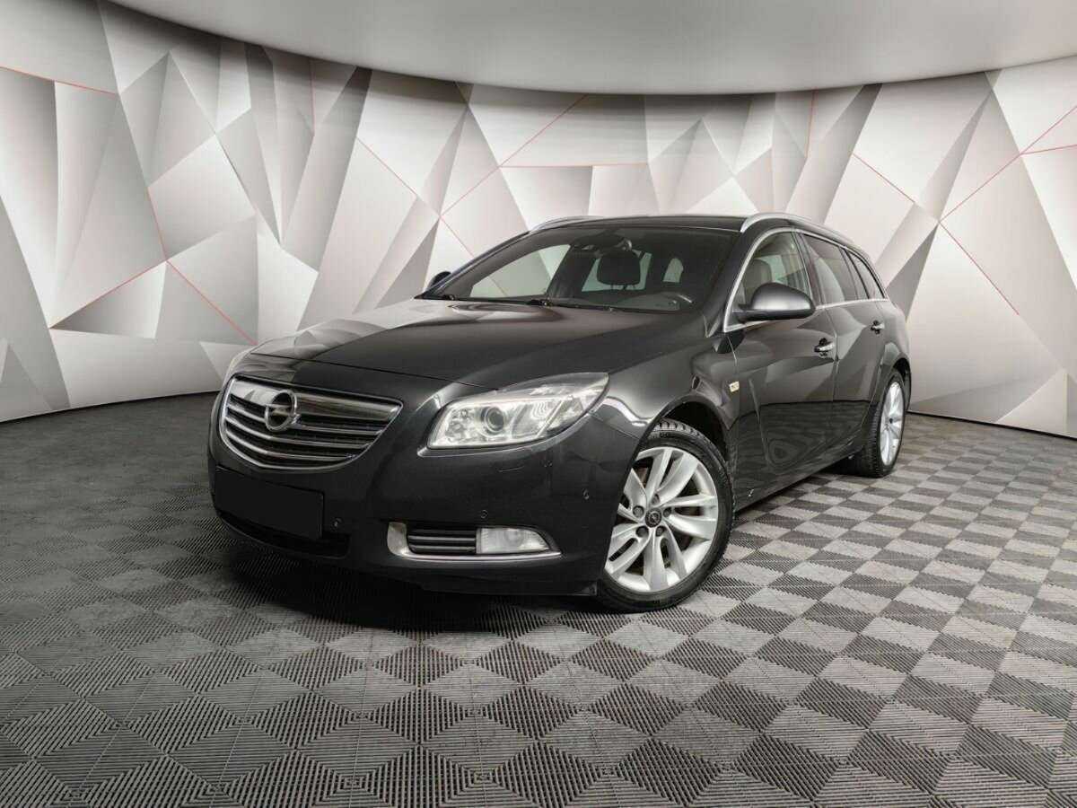 Opel Insignia 2013 года с пробегом. Посмотреть фото